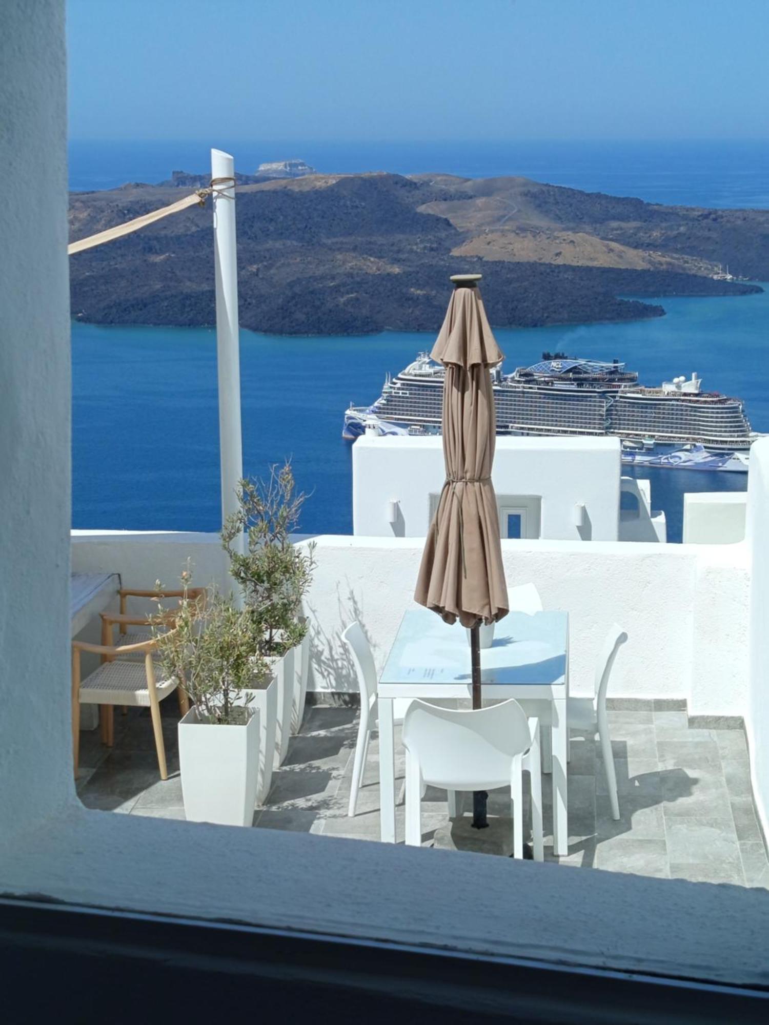 Akron Cliff Suite Fira  Exteriér fotografie