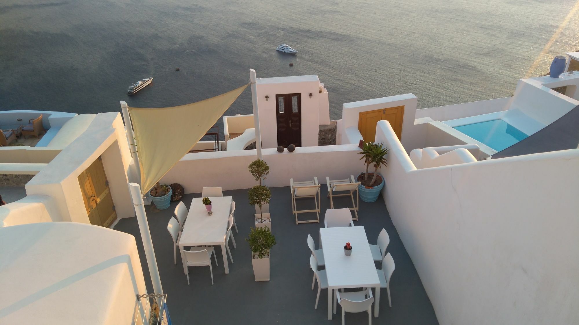 Akron Cliff Suite Fira  Exteriér fotografie
