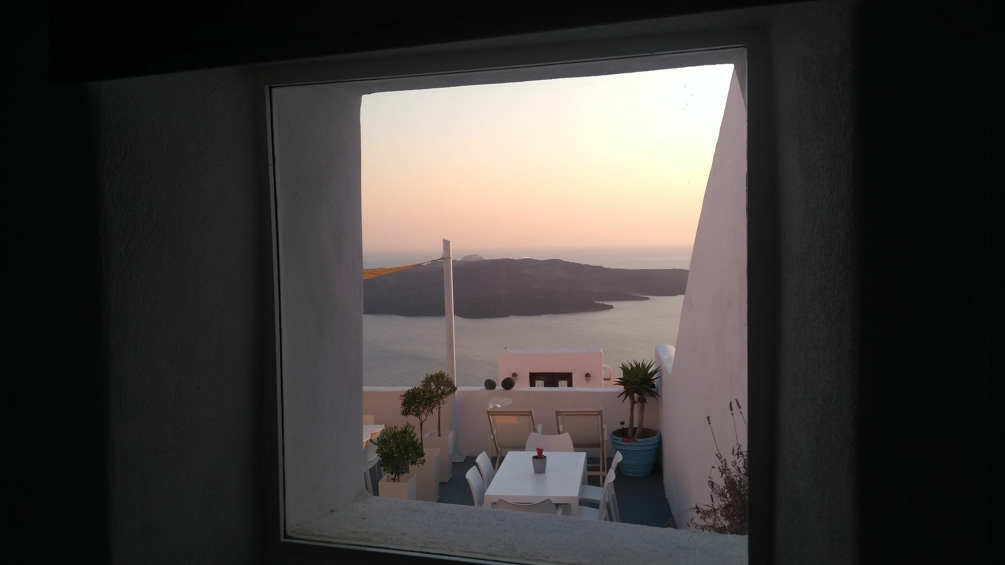 Akron Cliff Suite Fira  Exteriér fotografie
